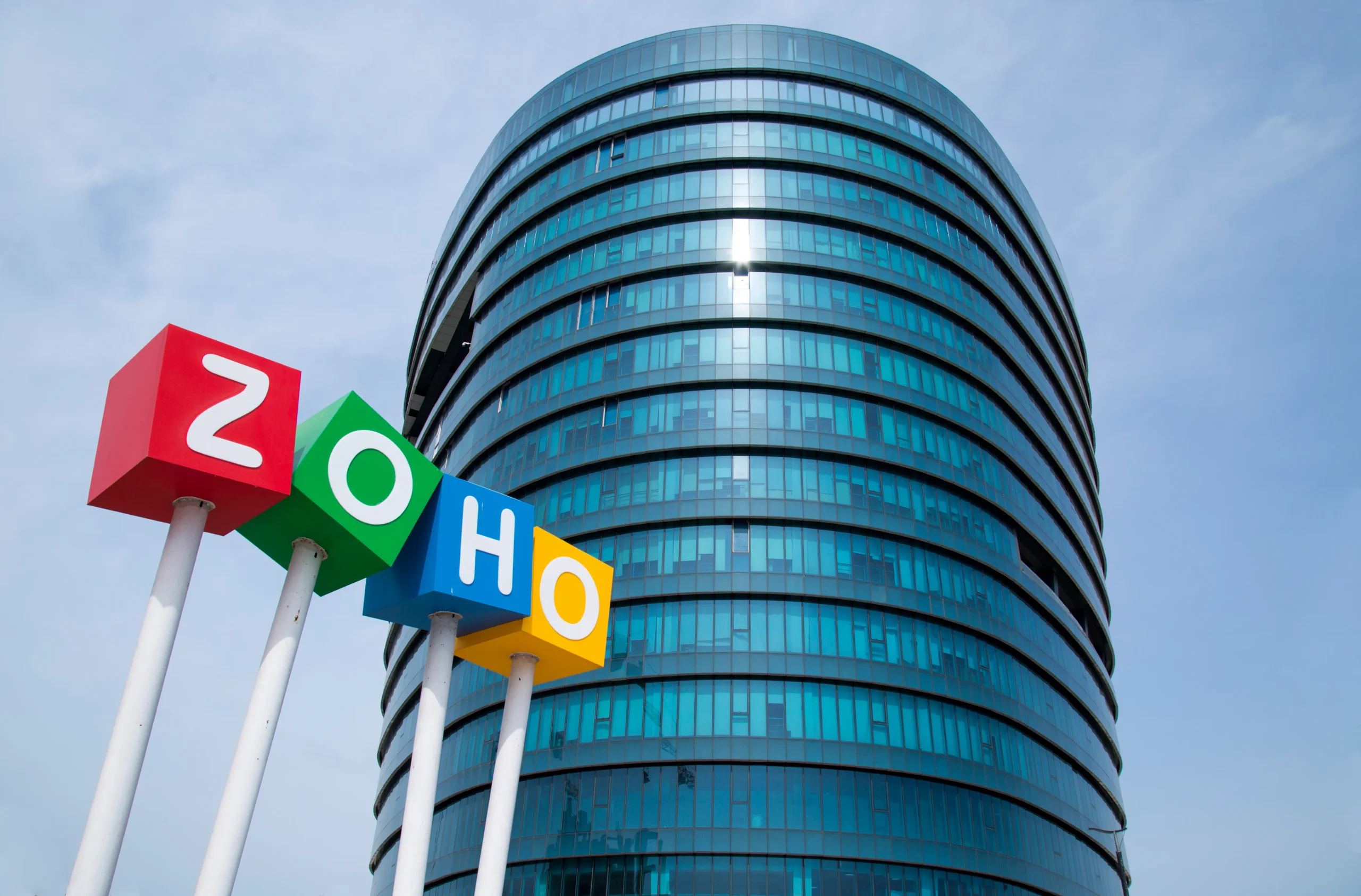 Zoho vokser 40 % blandt små virksomheder – og udvider med nye funktioner